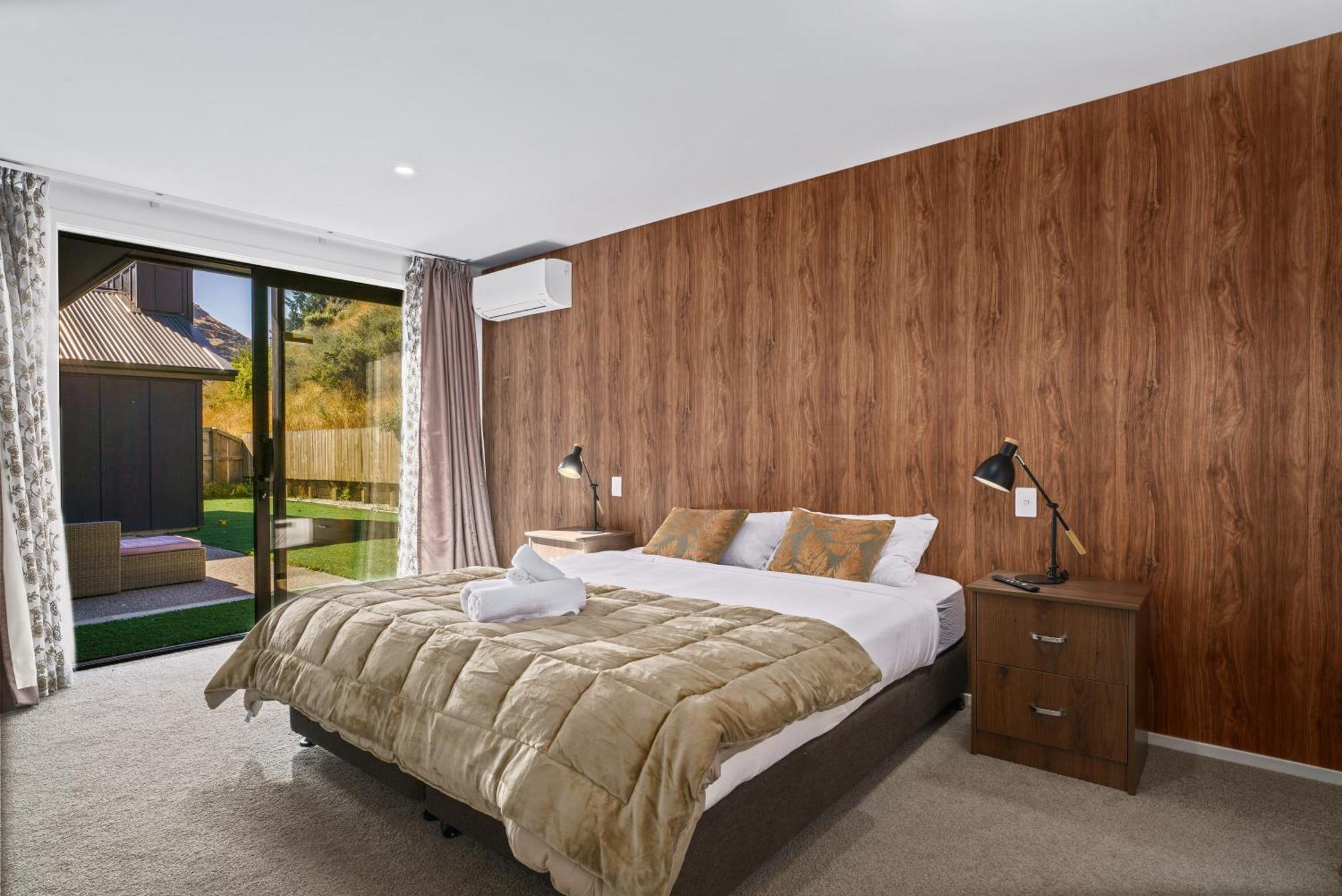 Luxury & Modern Living &